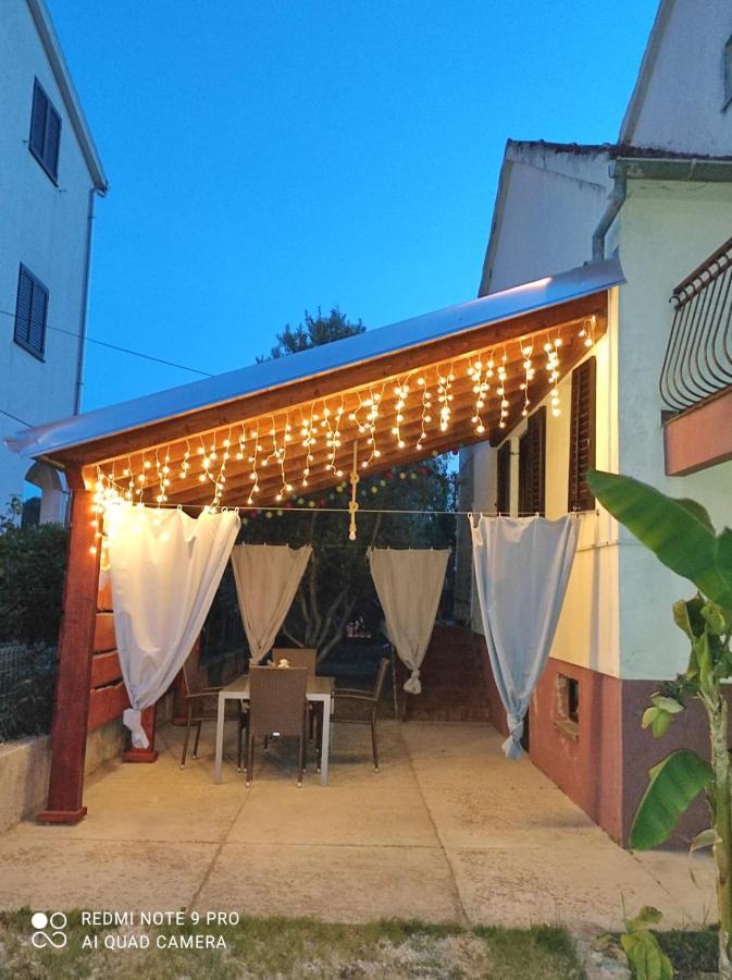Apartments Maya Biograd Na Moru Exterior photo