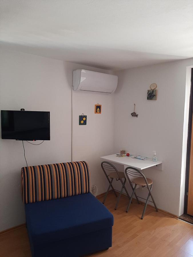 Apartments Maya Biograd Na Moru Exterior photo